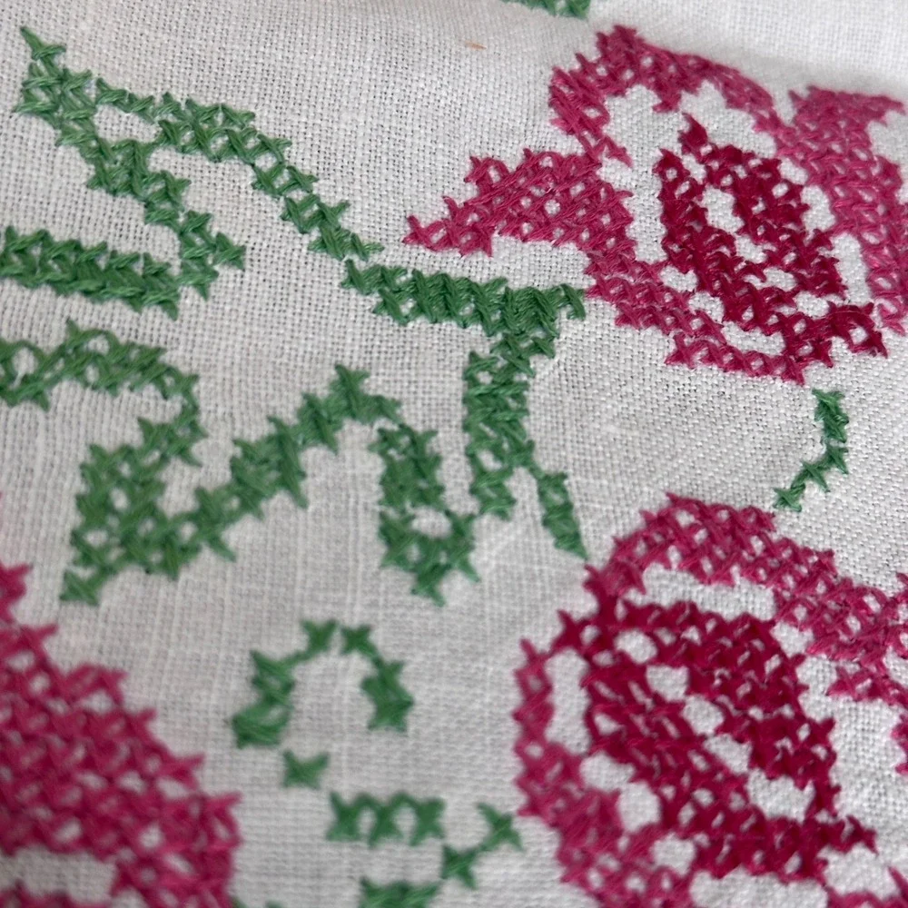 Vintage Hand Embroidered Floral Table Runner White Pink Green Gray Scalloped 33